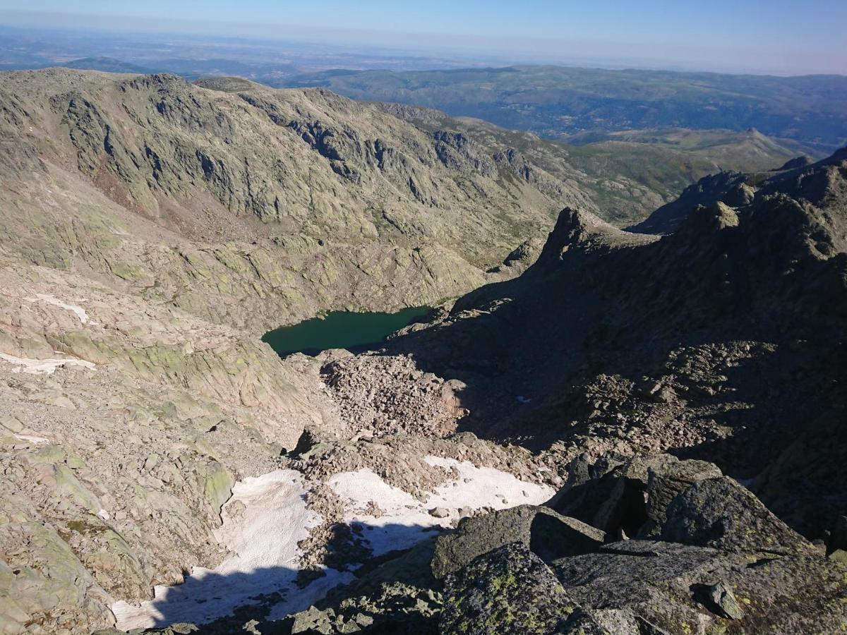 Cara Norte De Gredos オヨス・デル・エスピーノ エクステリア 写真