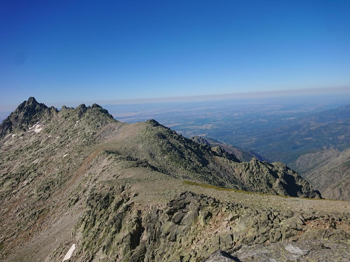 Cara Norte De Gredos オヨス・デル・エスピーノ エクステリア 写真